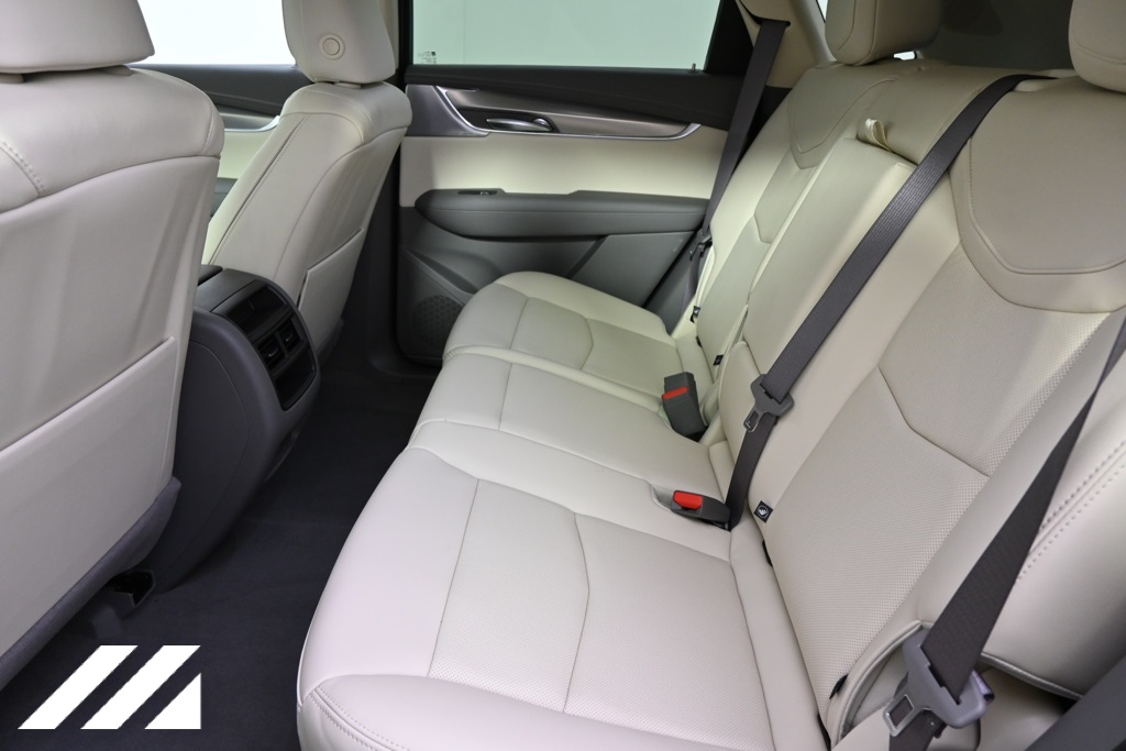 Vehicle image 21 of 37