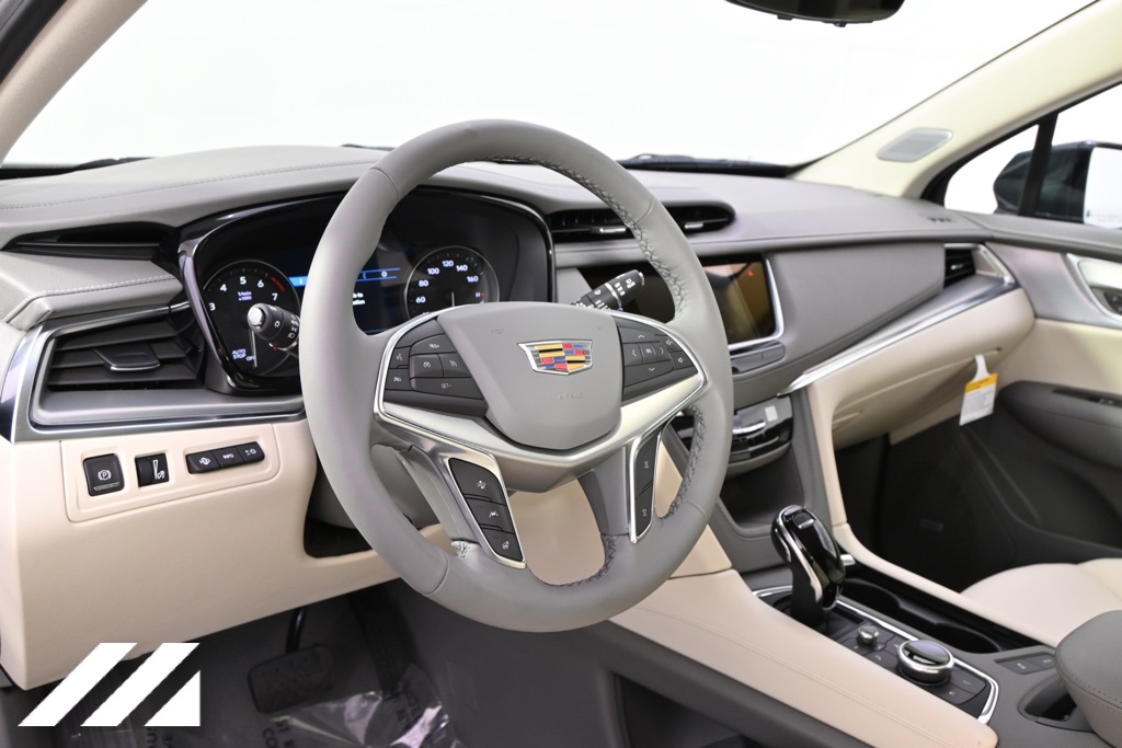 Vehicle image 11 of 37