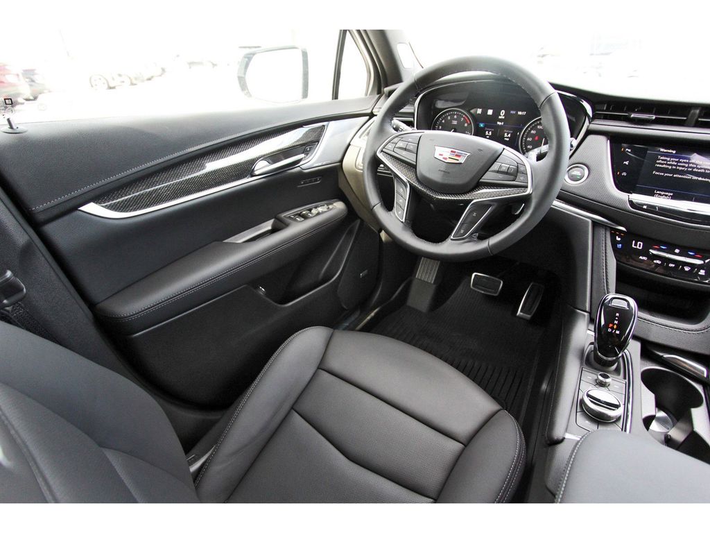 Vehicle image 8 of 23