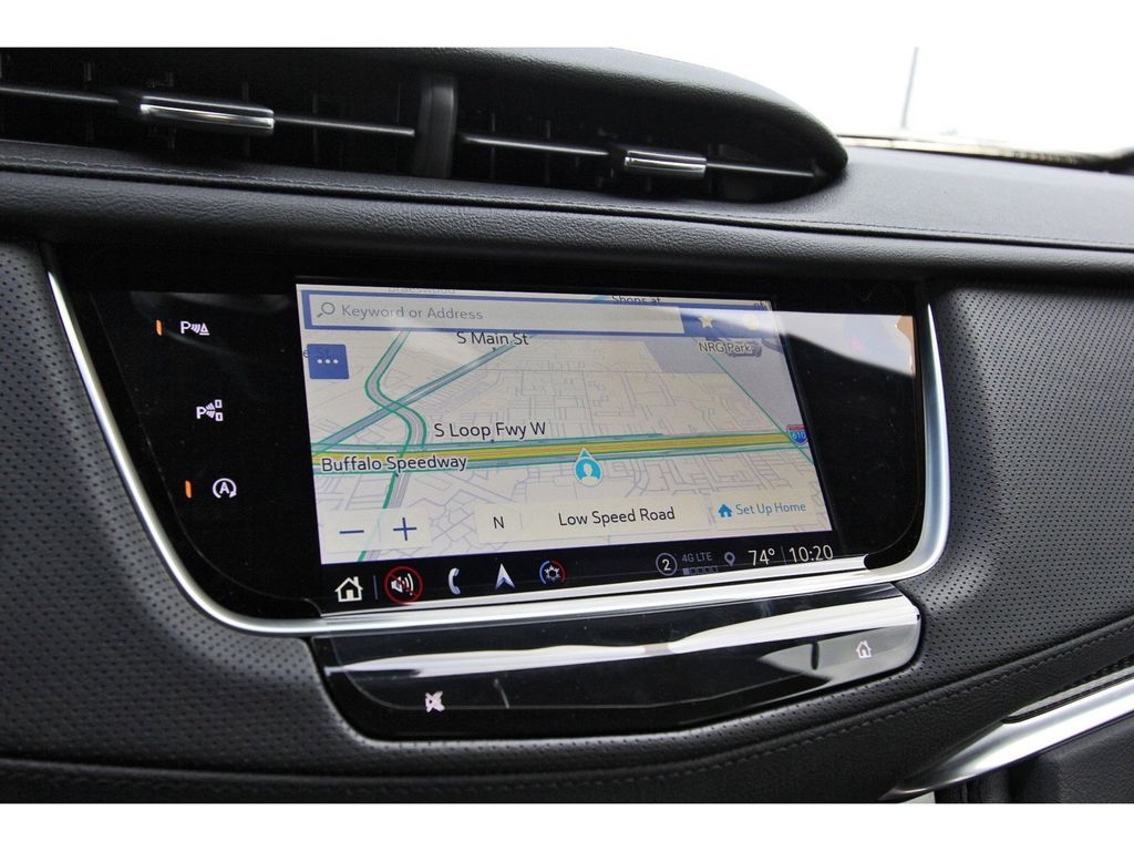 Vehicle image 17 of 23