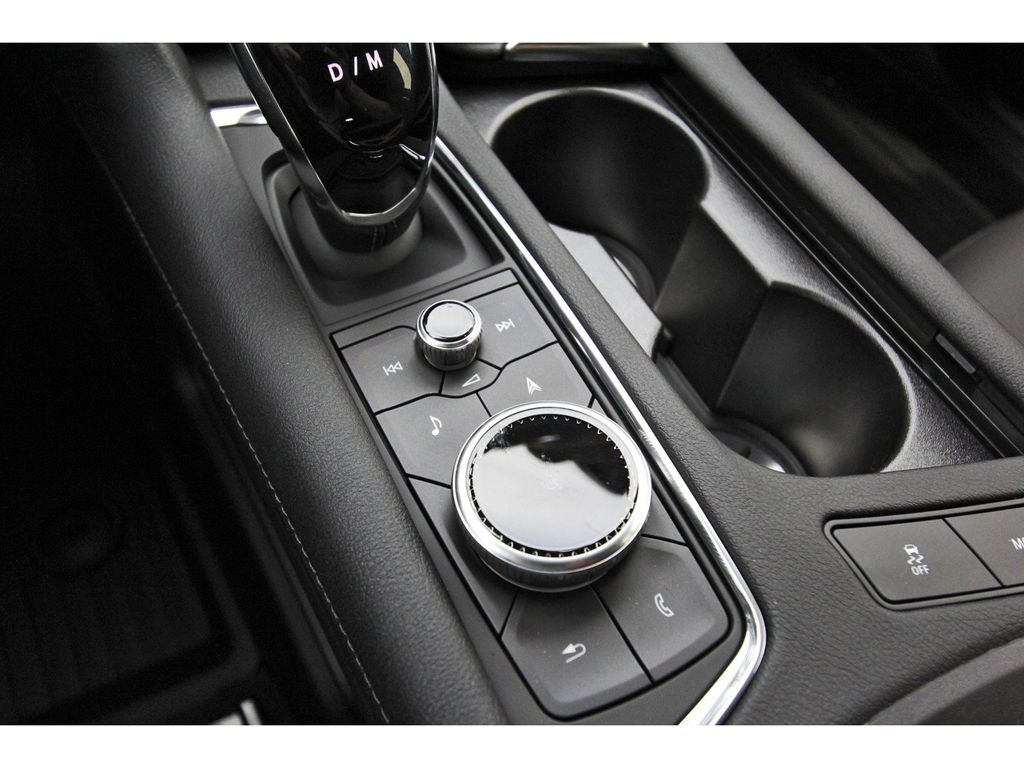 Vehicle image 20 of 23