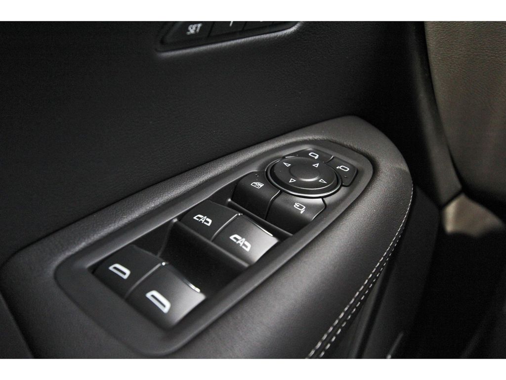 Vehicle image 14 of 23
