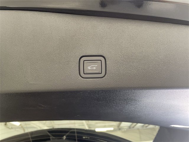 Vehicle image 37 of 38