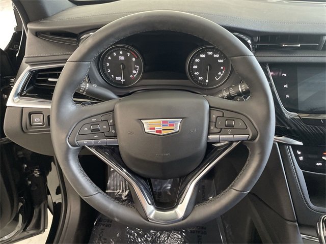 Vehicle image 21 of 38