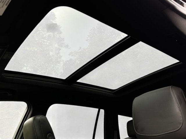 Vehicle image 27 of 36