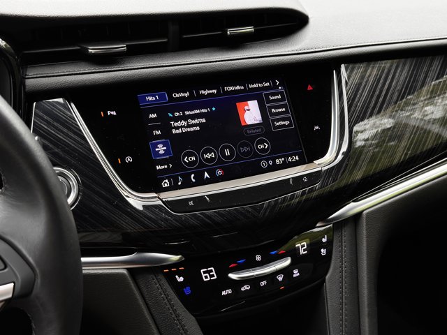 Vehicle image 23 of 36