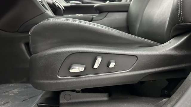 Vehicle image 27 of 41