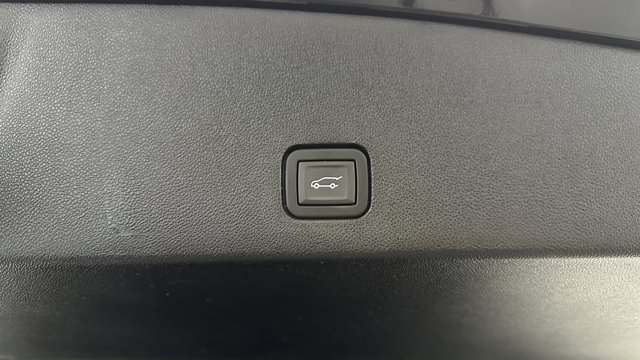 Vehicle image 35 of 41