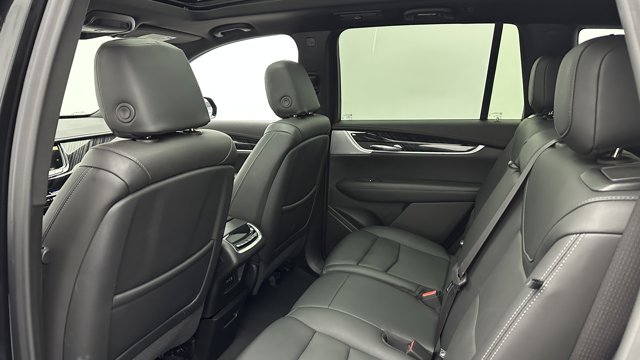 Vehicle image 31 of 41
