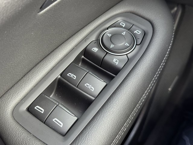 Vehicle image 32 of 33