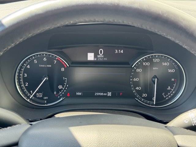 Vehicle image 21 of 33