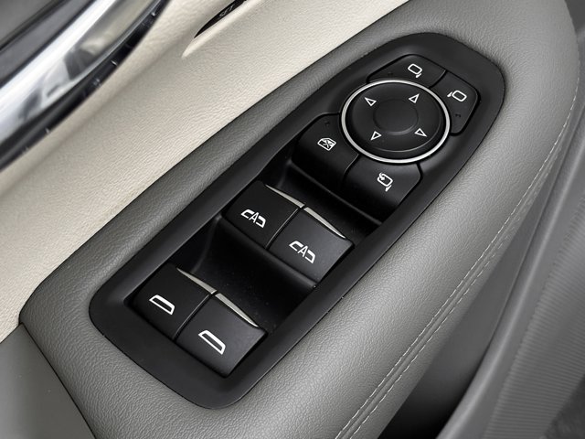 Vehicle image 14 of 36