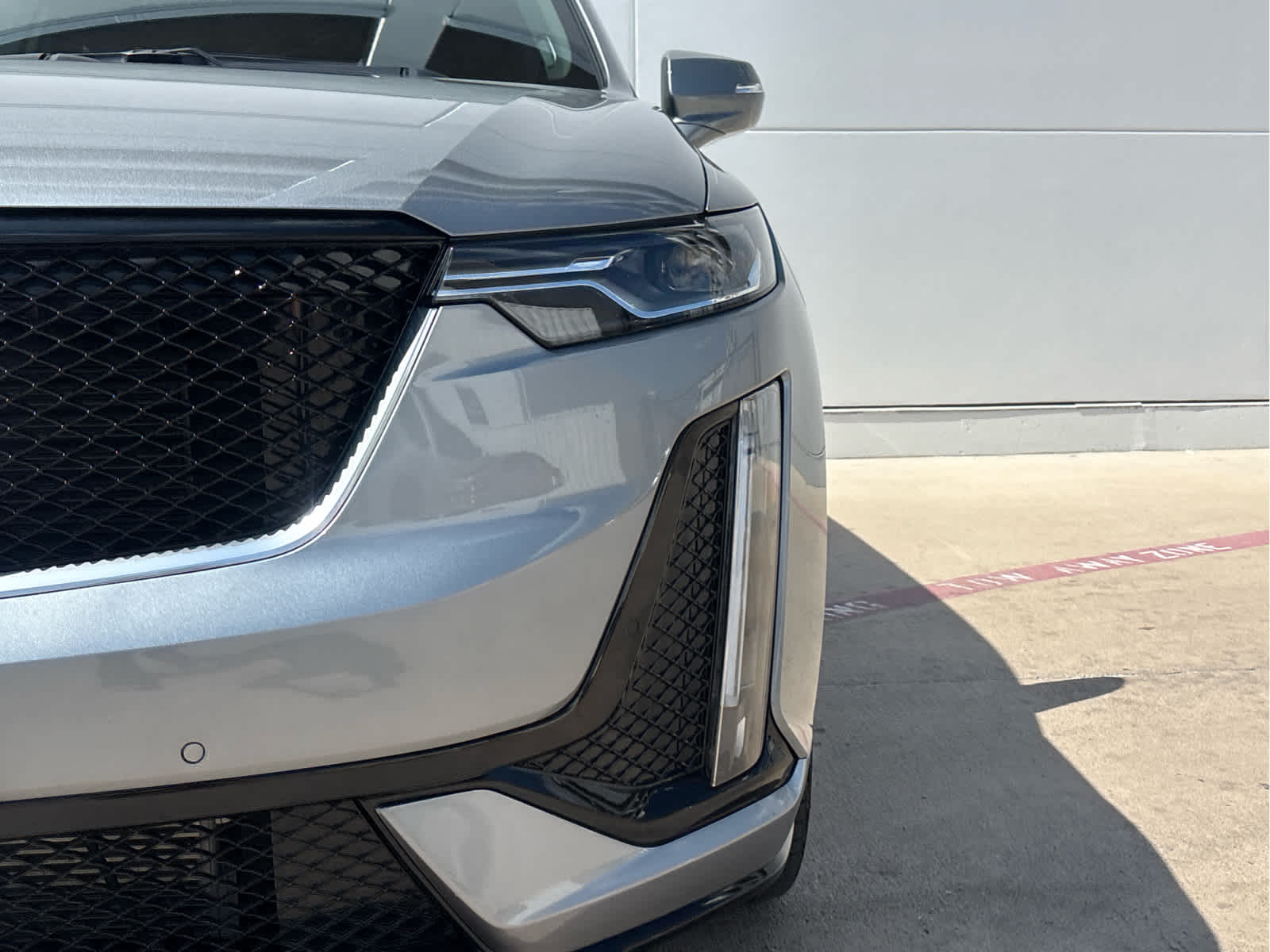 2024 Cadillac XT6 Sport Image 3 of 30