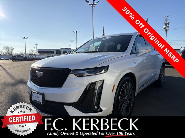 2024 Cadillac XT6 Sport Image 1 of 30