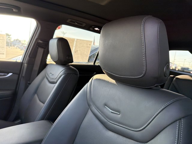 2024 Cadillac XT6 Sport Image 9 of 30