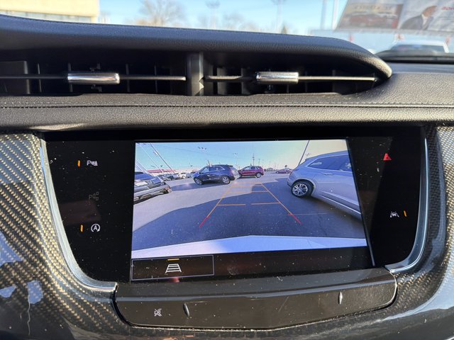 2024 Cadillac XT6 Sport Image 16 of 30