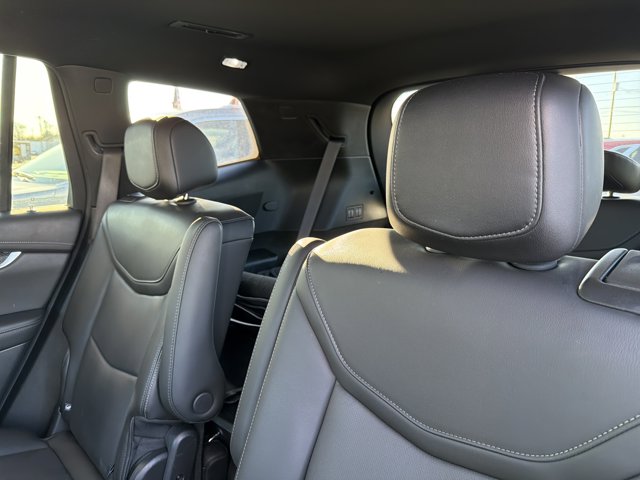 2024 Cadillac XT6 Sport Image 8 of 30