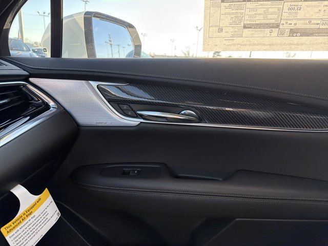 2024 Cadillac XT6 Sport Image 14 of 30