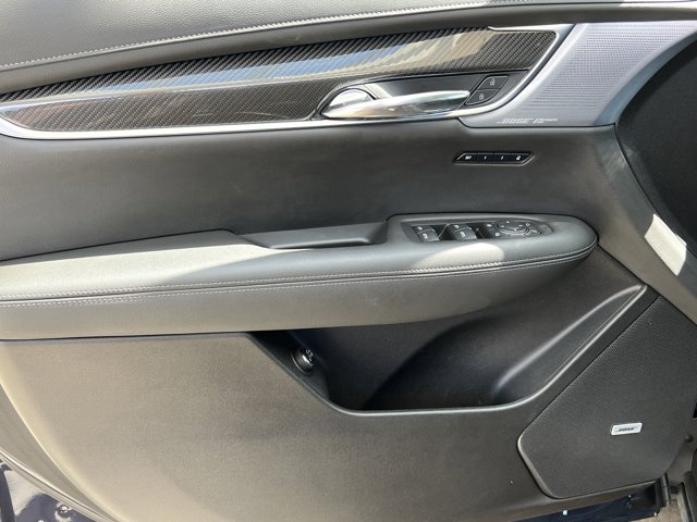 Vehicle image 26 of 34