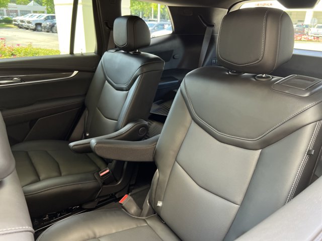 Vehicle image 15 of 34