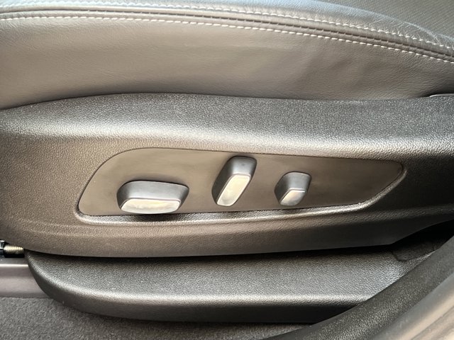 Vehicle image 29 of 34