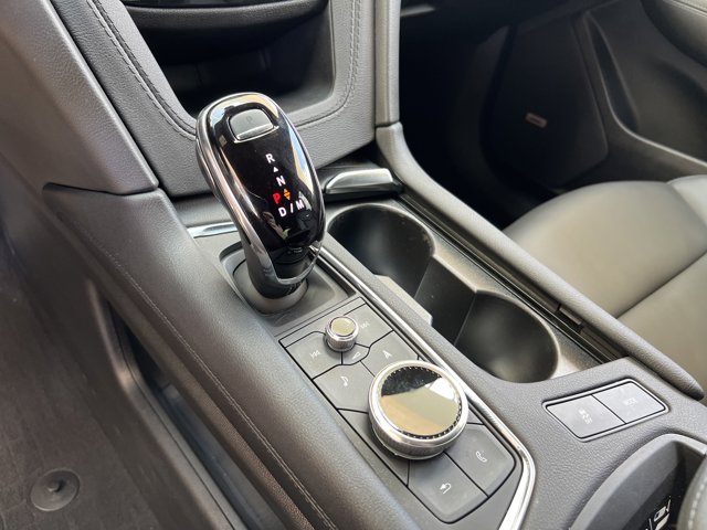 Vehicle image 25 of 34