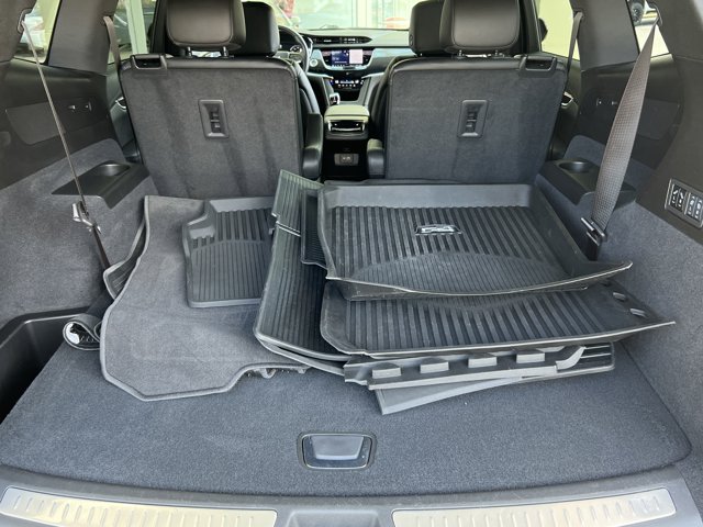 Vehicle image 13 of 34