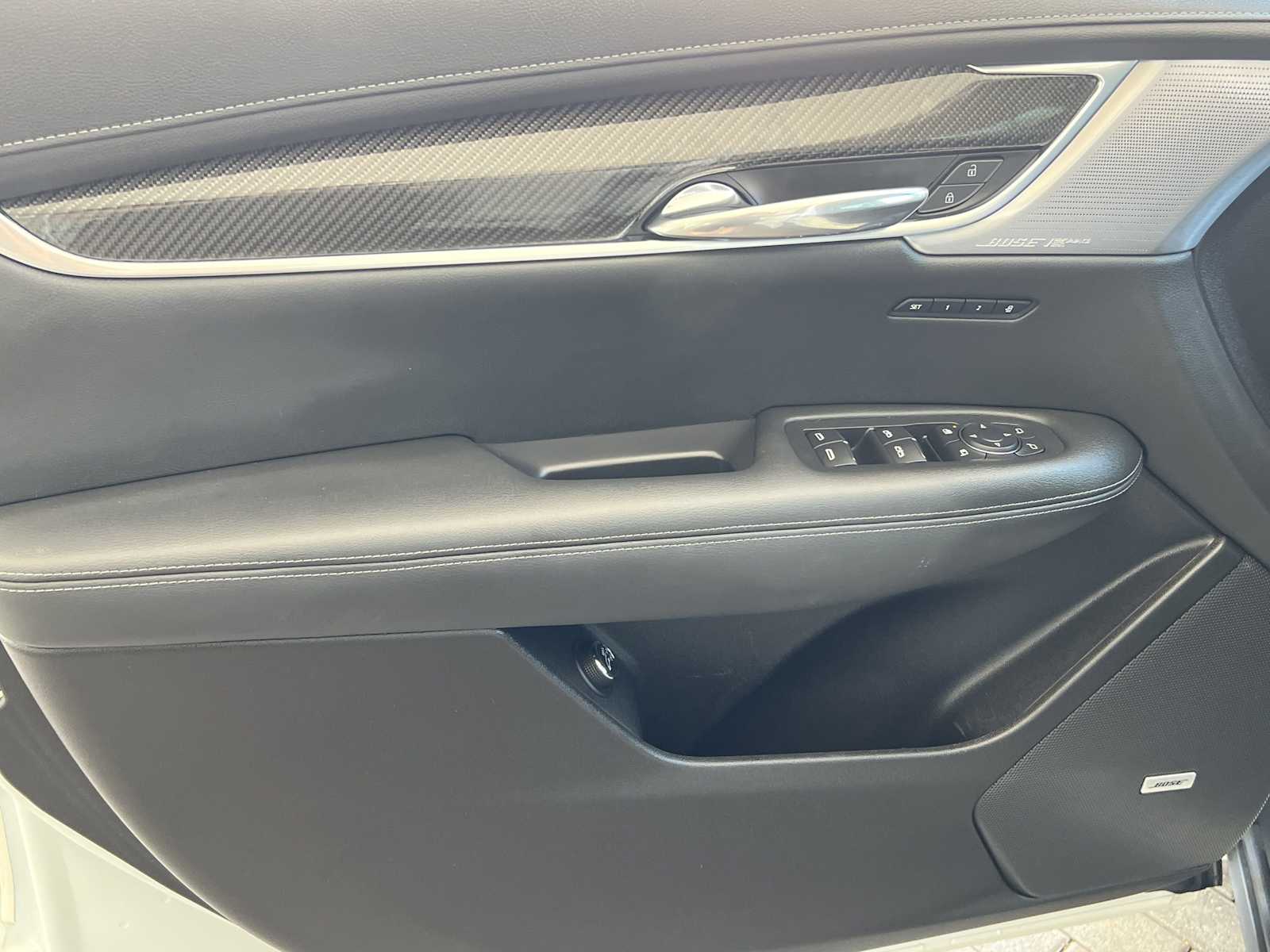 Vehicle image 26 of 36