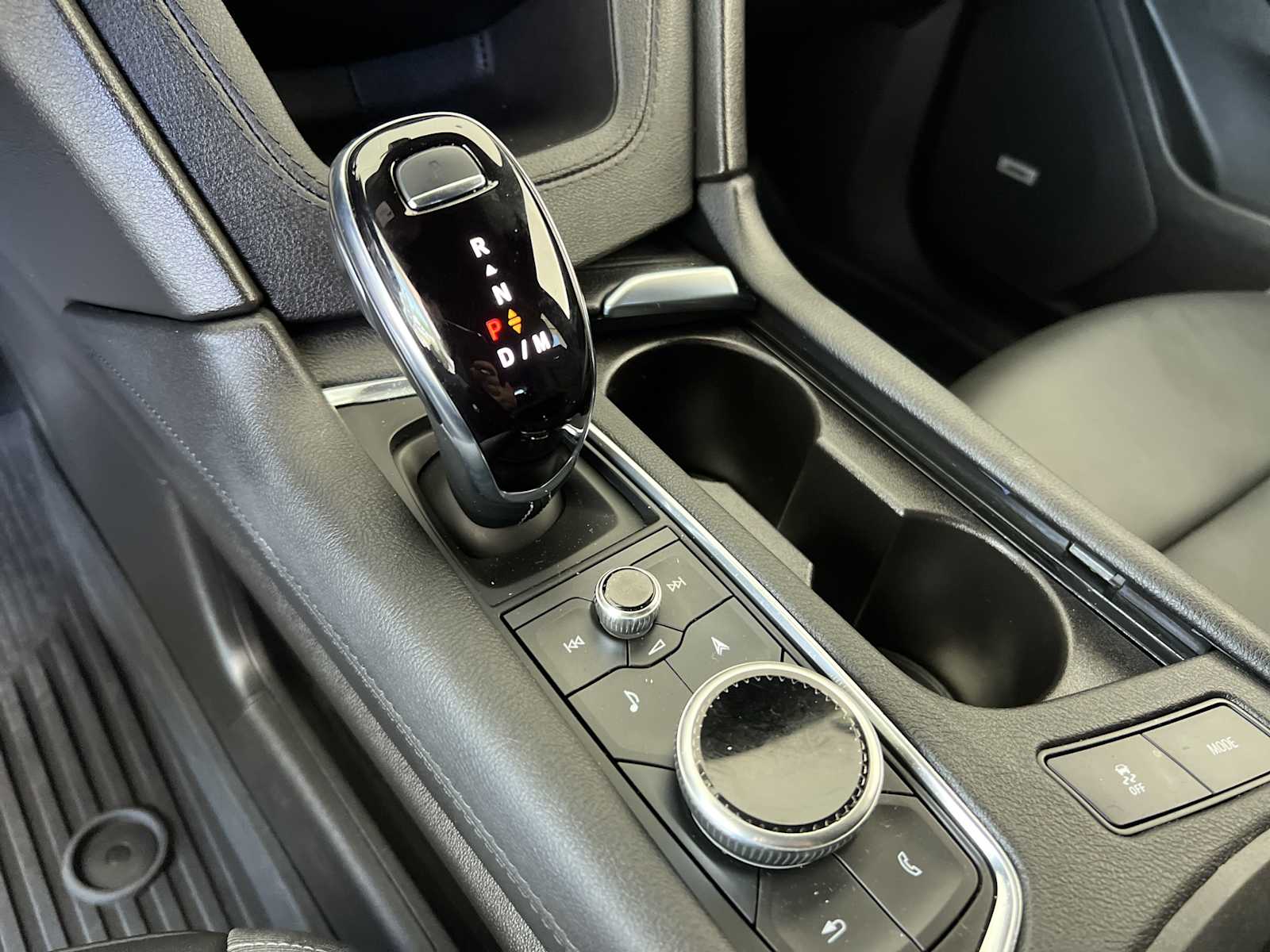 Vehicle image 25 of 36