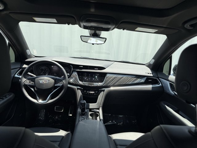 Vehicle image 13 of 17