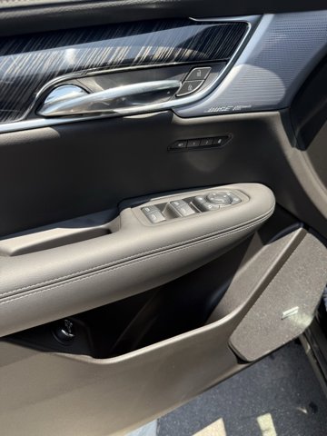 Vehicle image 15 of 17