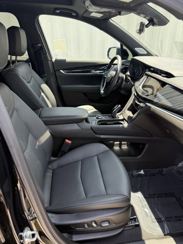 Vehicle image 10 of 17