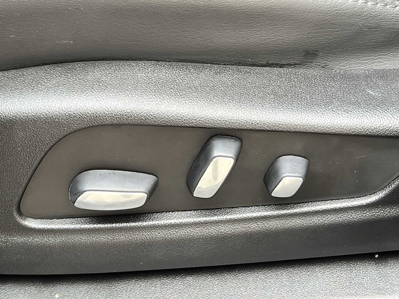 Vehicle image 15 of 35