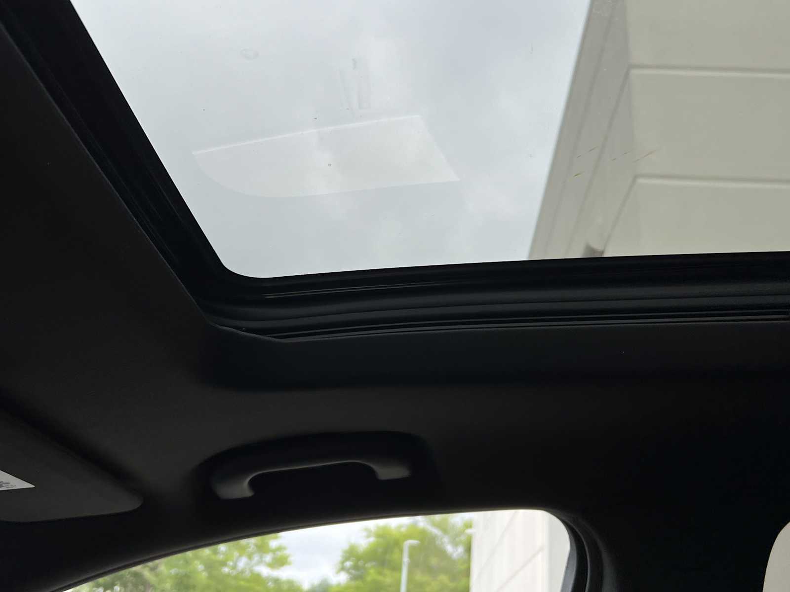 Vehicle image 26 of 35
