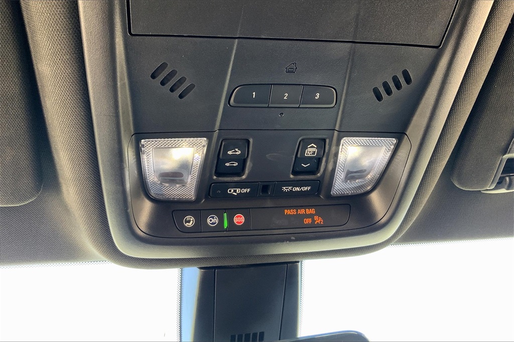 Vehicle image 27 of 38