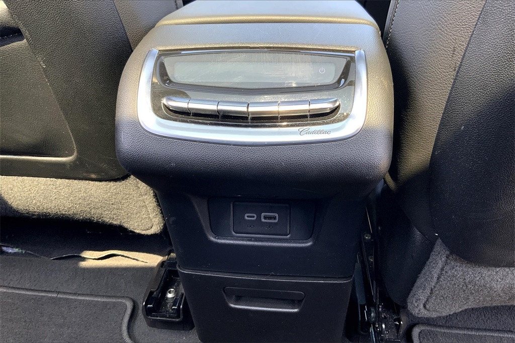 Vehicle image 26 of 38