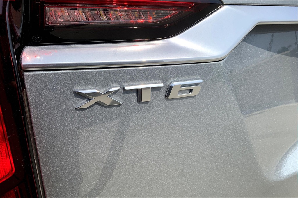 Vehicle image 32 of 38