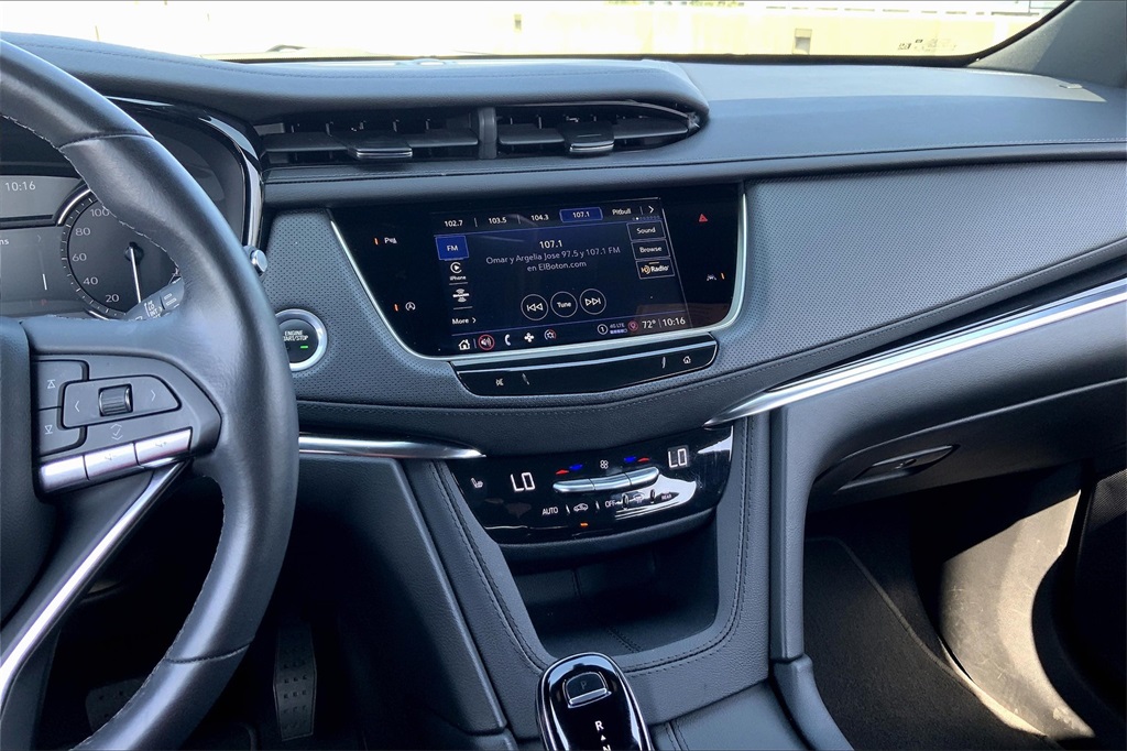 Vehicle image 21 of 38