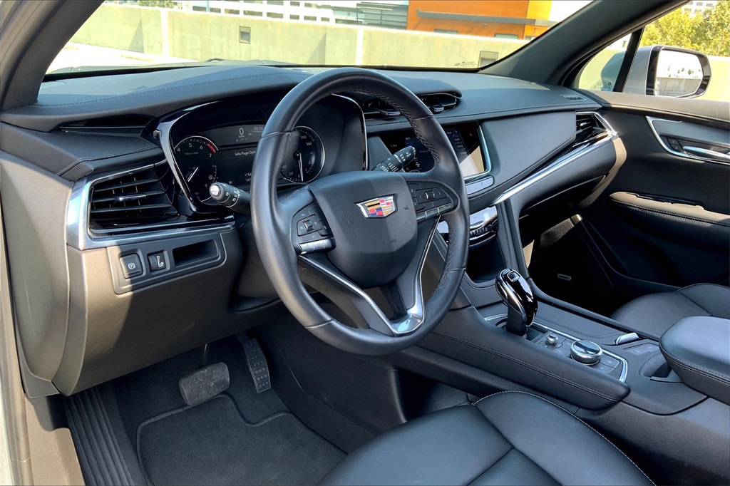 Vehicle image 14 of 38