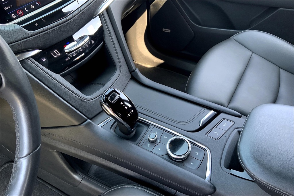 Vehicle image 22 of 38