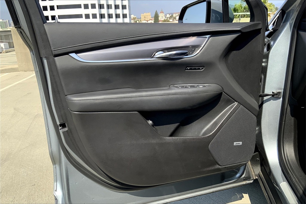 Vehicle image 23 of 38