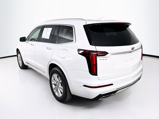 2024 Cadillac XT6 FWD Luxury Image 7 of 36