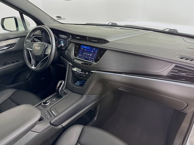 2024 Cadillac XT6 FWD Luxury Image 16 of 36