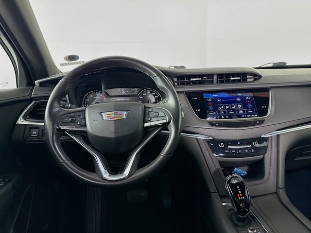 2024 Cadillac XT6 FWD Luxury Image 18 of 36
