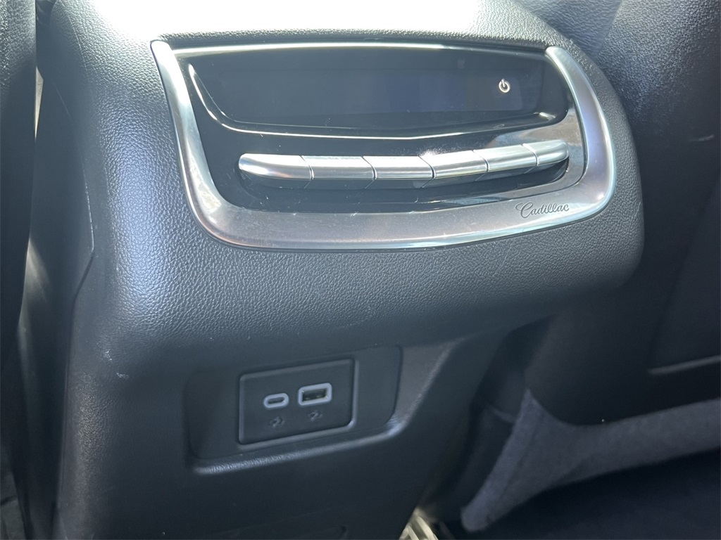 Vehicle image 14 of 35