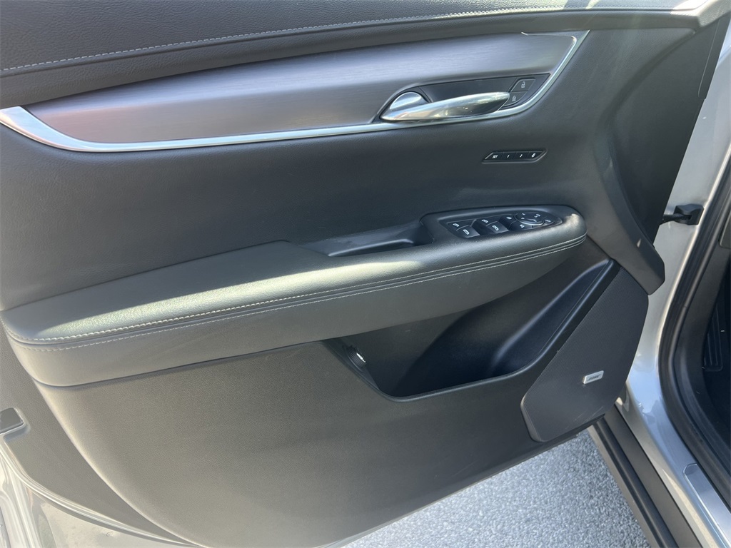Vehicle image 22 of 35