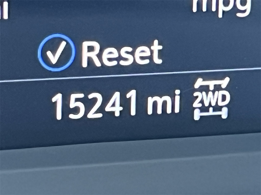 Vehicle image 27 of 35