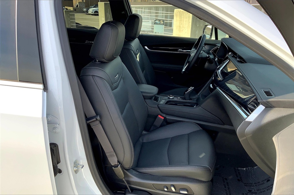 Vehicle image 34 of 35
