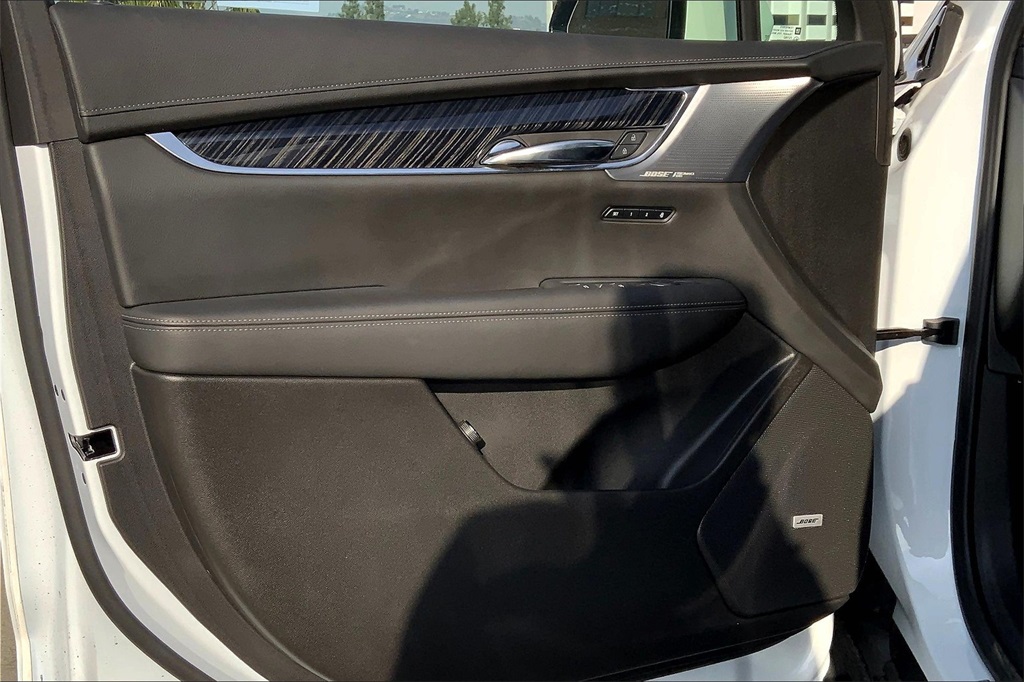 Vehicle image 11 of 35