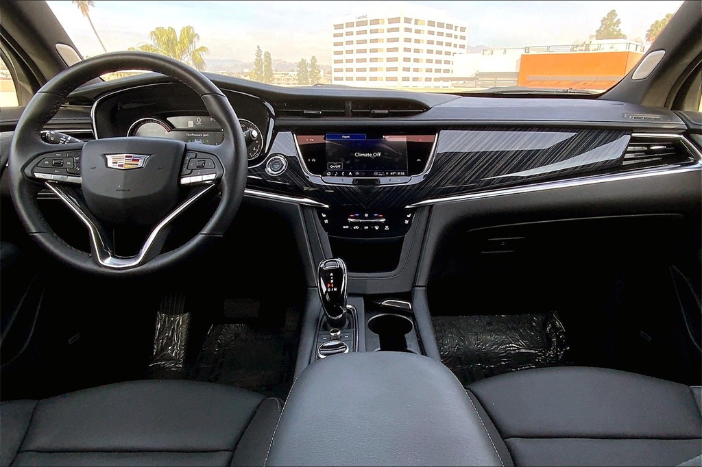 Vehicle image 7 of 35